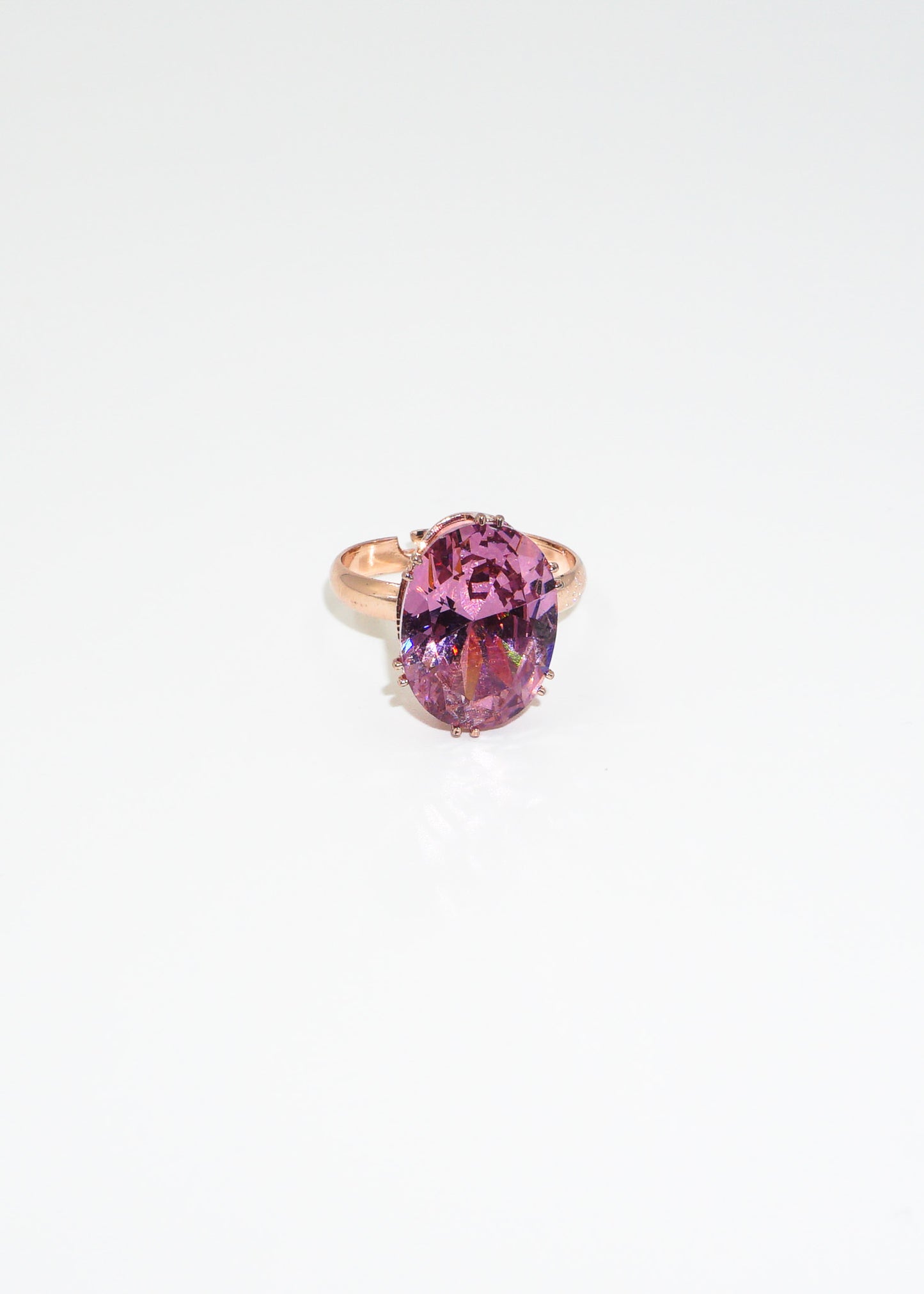 Anillo con zirconia rosa grande