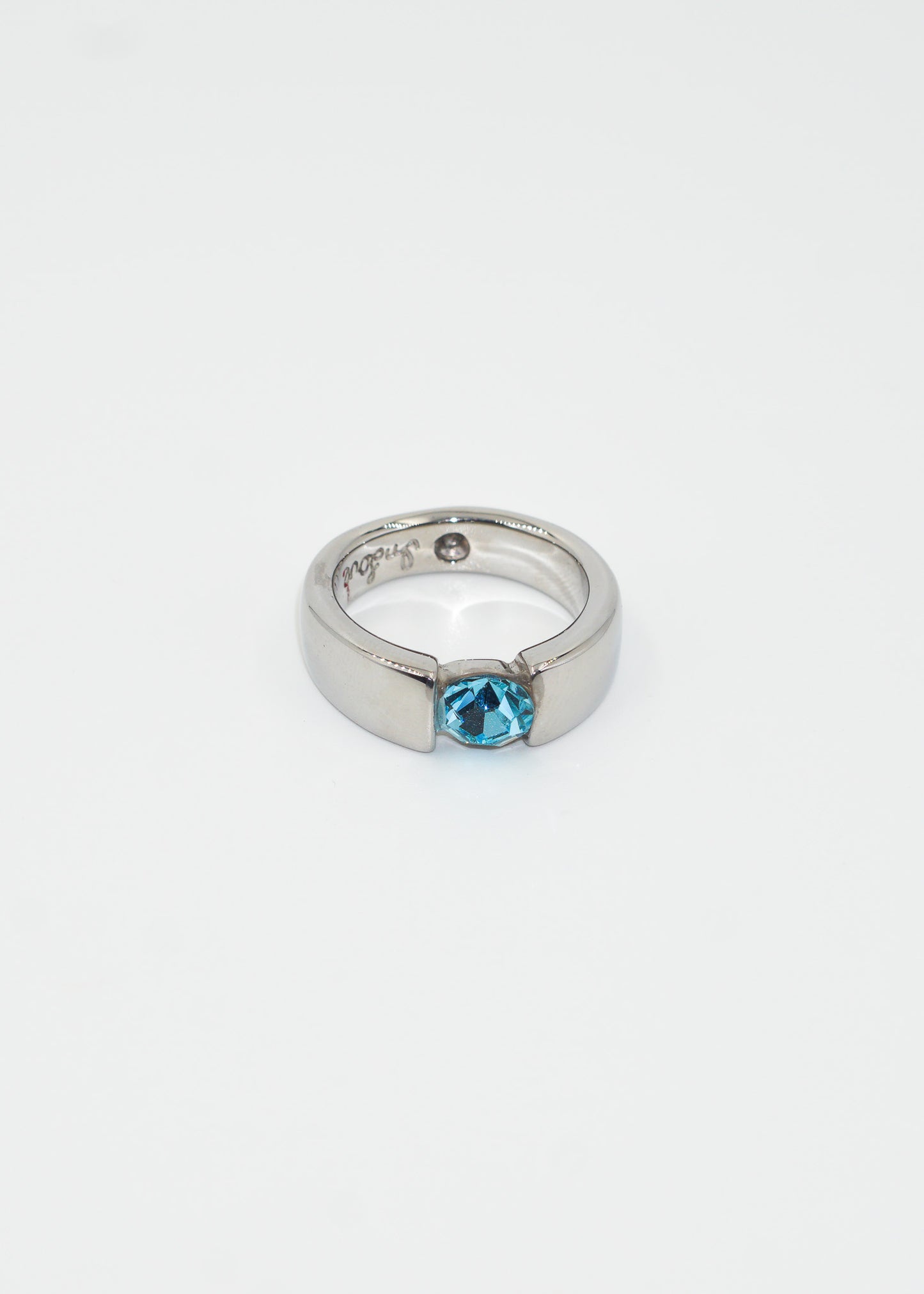 Anillo con zirconia circular acero quirúrgico