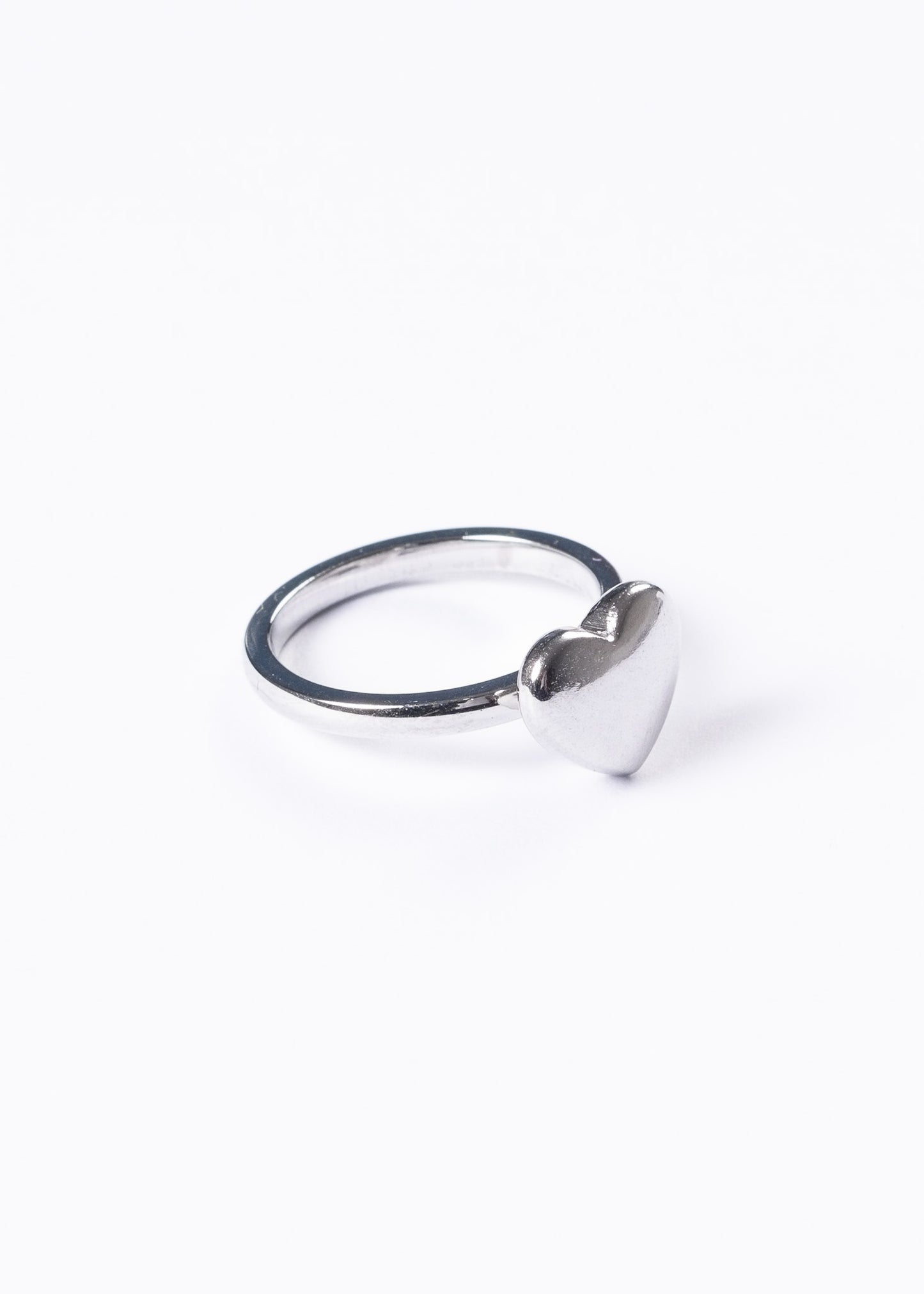 Anillo corazón acero quirúrgico