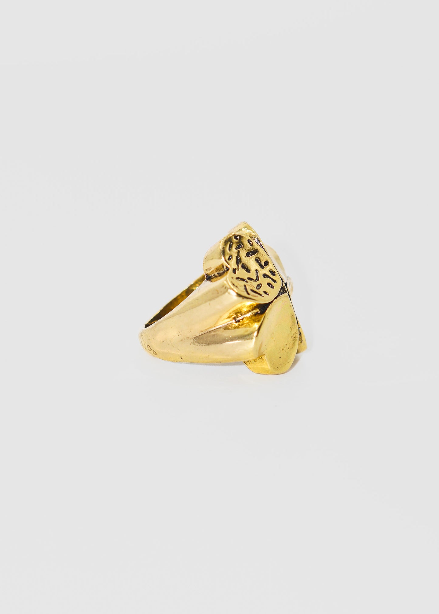 Anillo trébol vintage dorado viejo