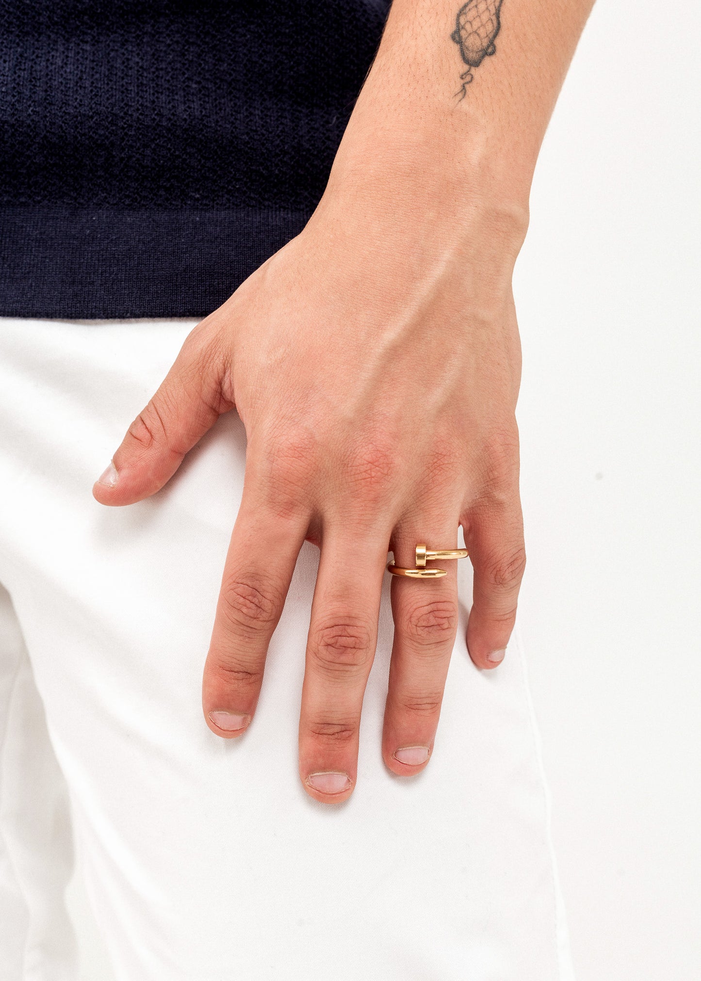 Anillo clavo entrelazado acero quirúrgico