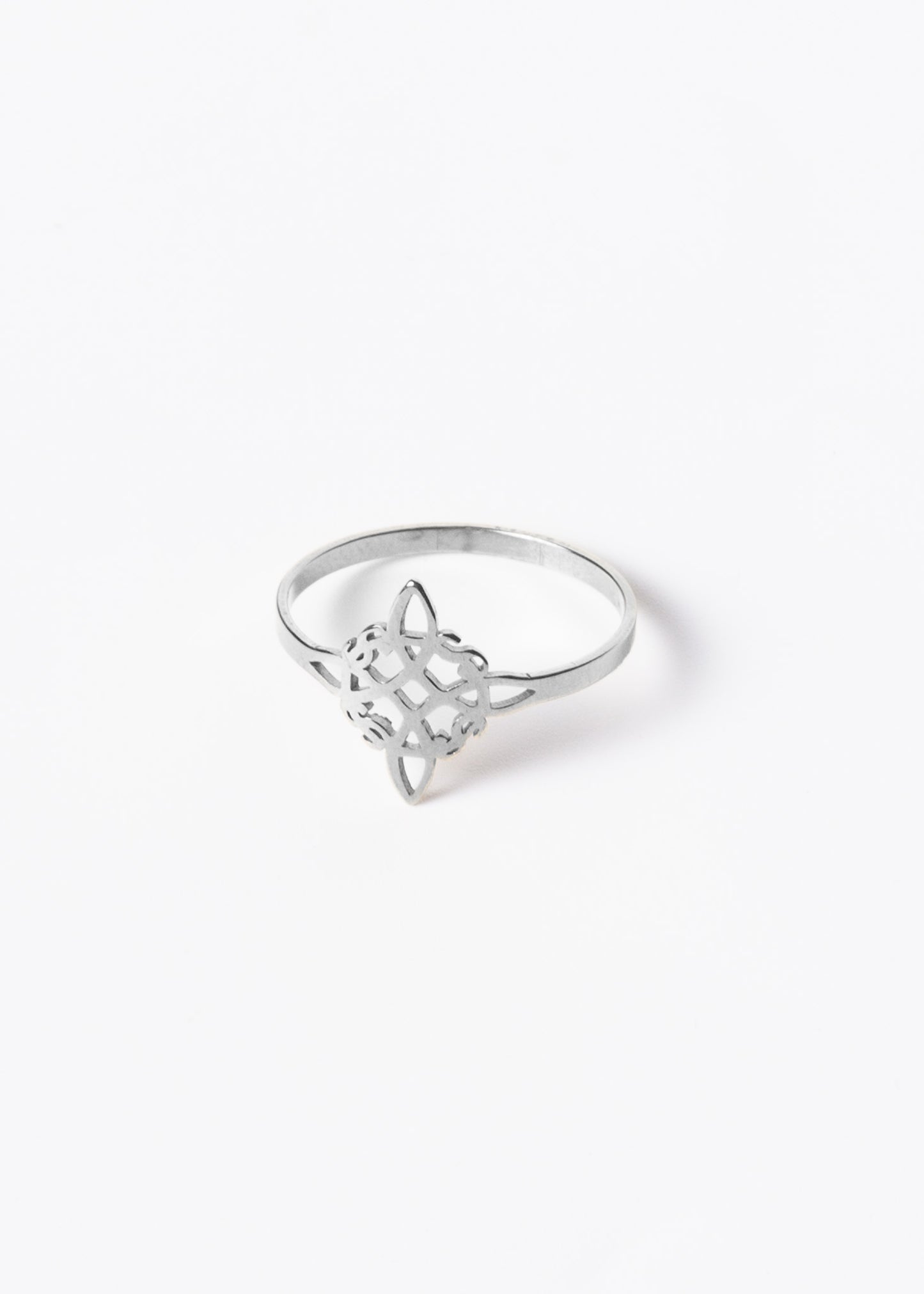 Anillo nudo de brujas acero quirúrgico