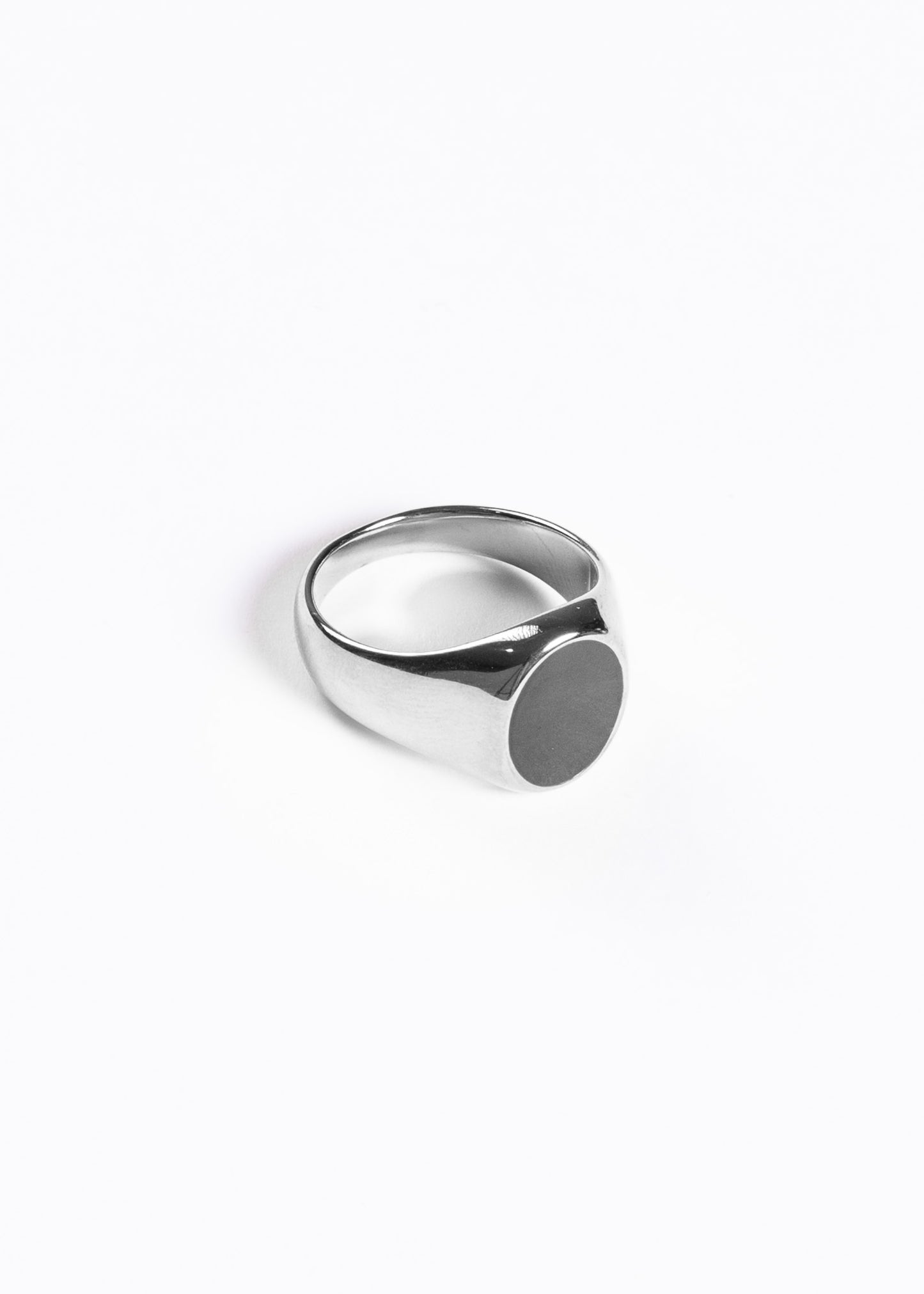 Anillo de mesa con piedra negra acero quirúrgico - Plateado