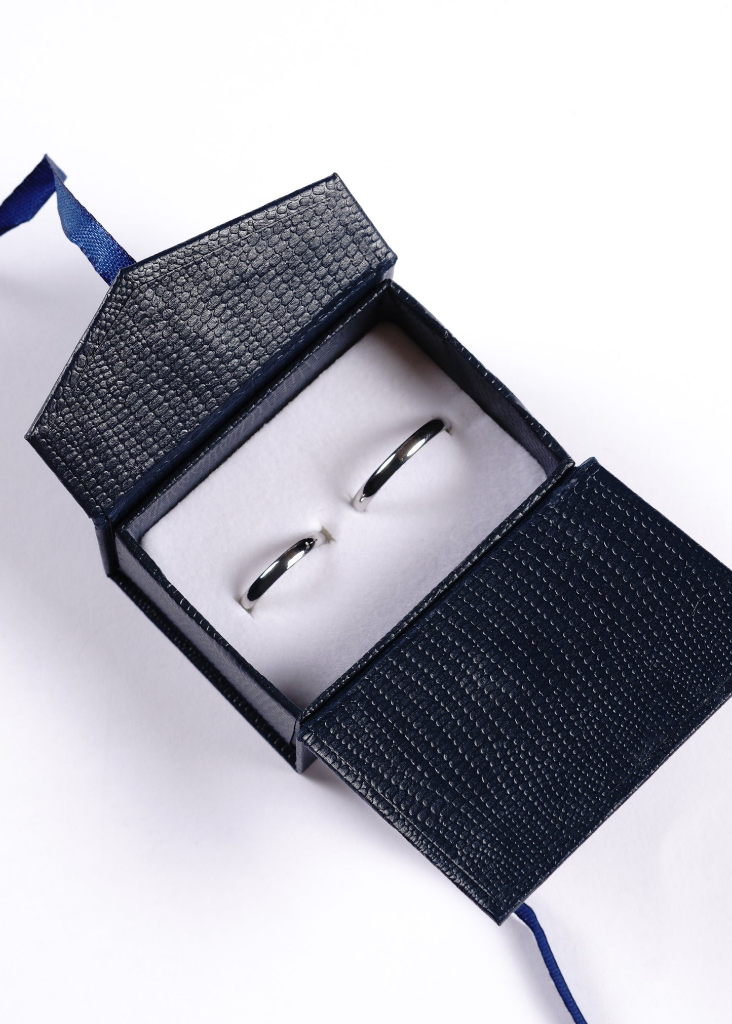 Alianzas bombé finas 2mm acero quirúrgico - Plateado