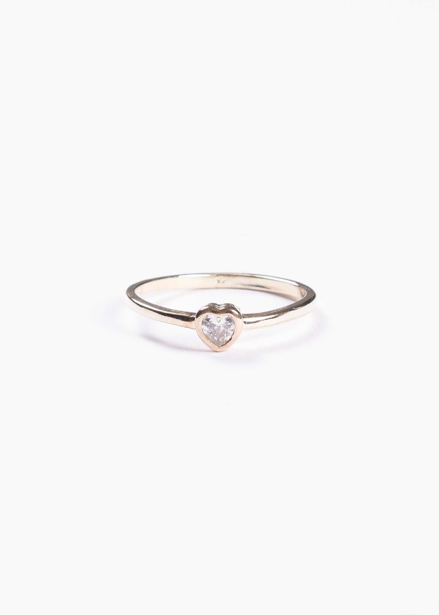 Anillo corazón zirconia enchapado en oro