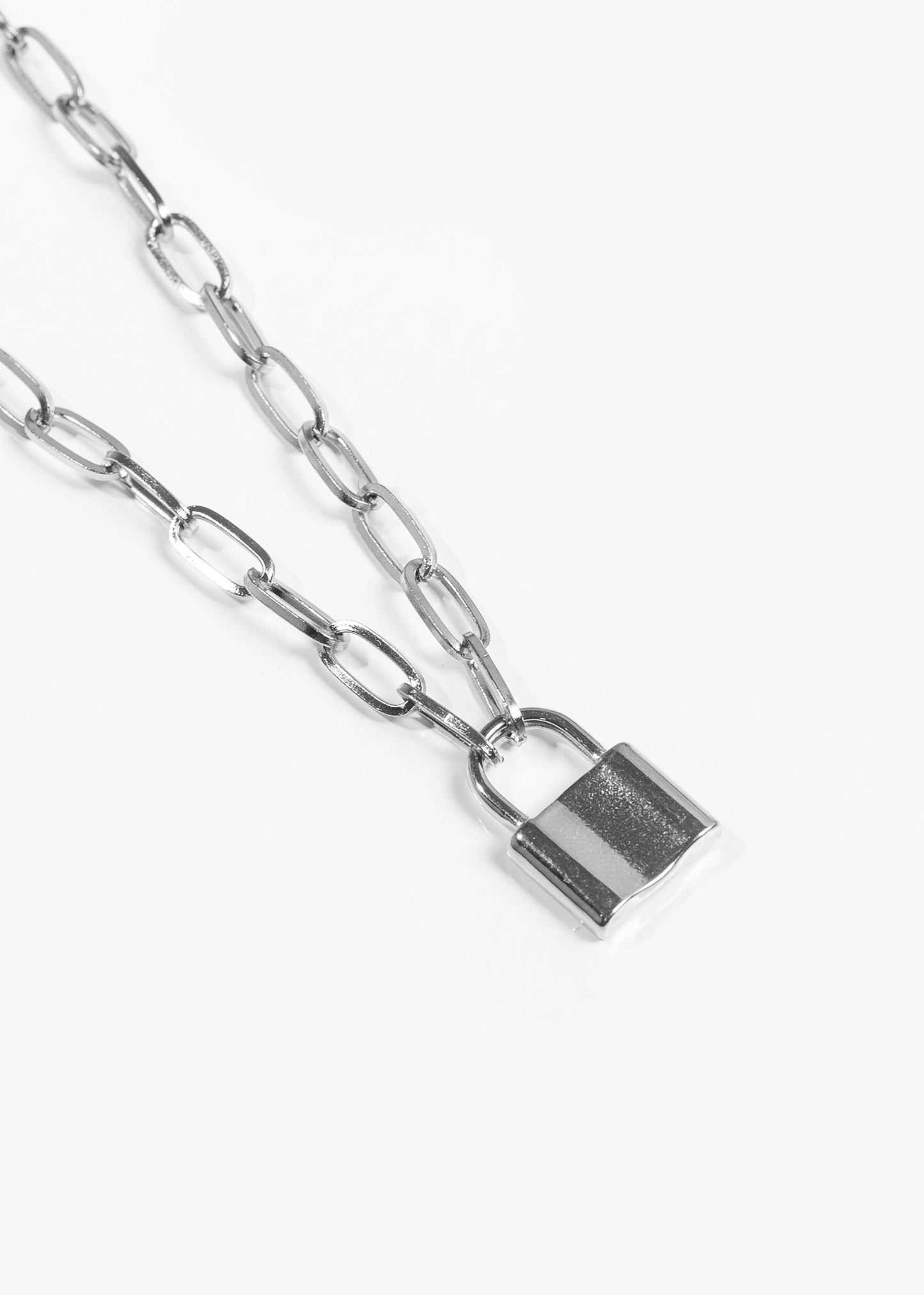 Cadena con dije candado acero quirúrgico