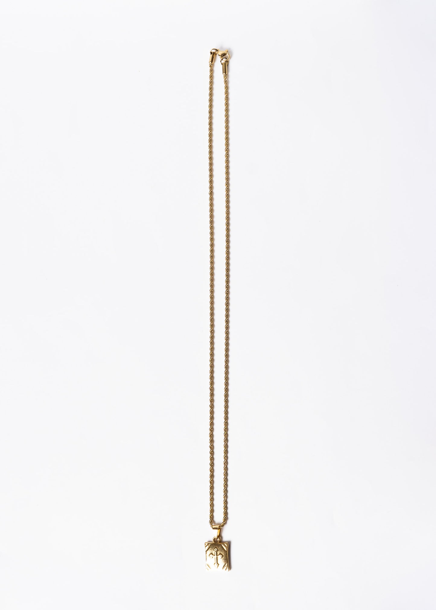 Cadena 55cm con dije placa cruz medieval acero quirúrgico dorado