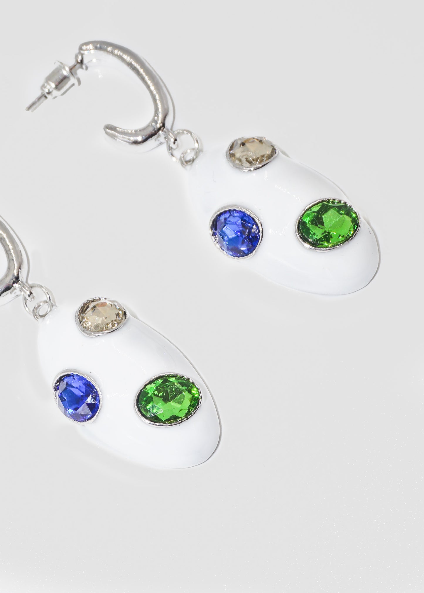 Caravanas colgantes loza y puntos luz