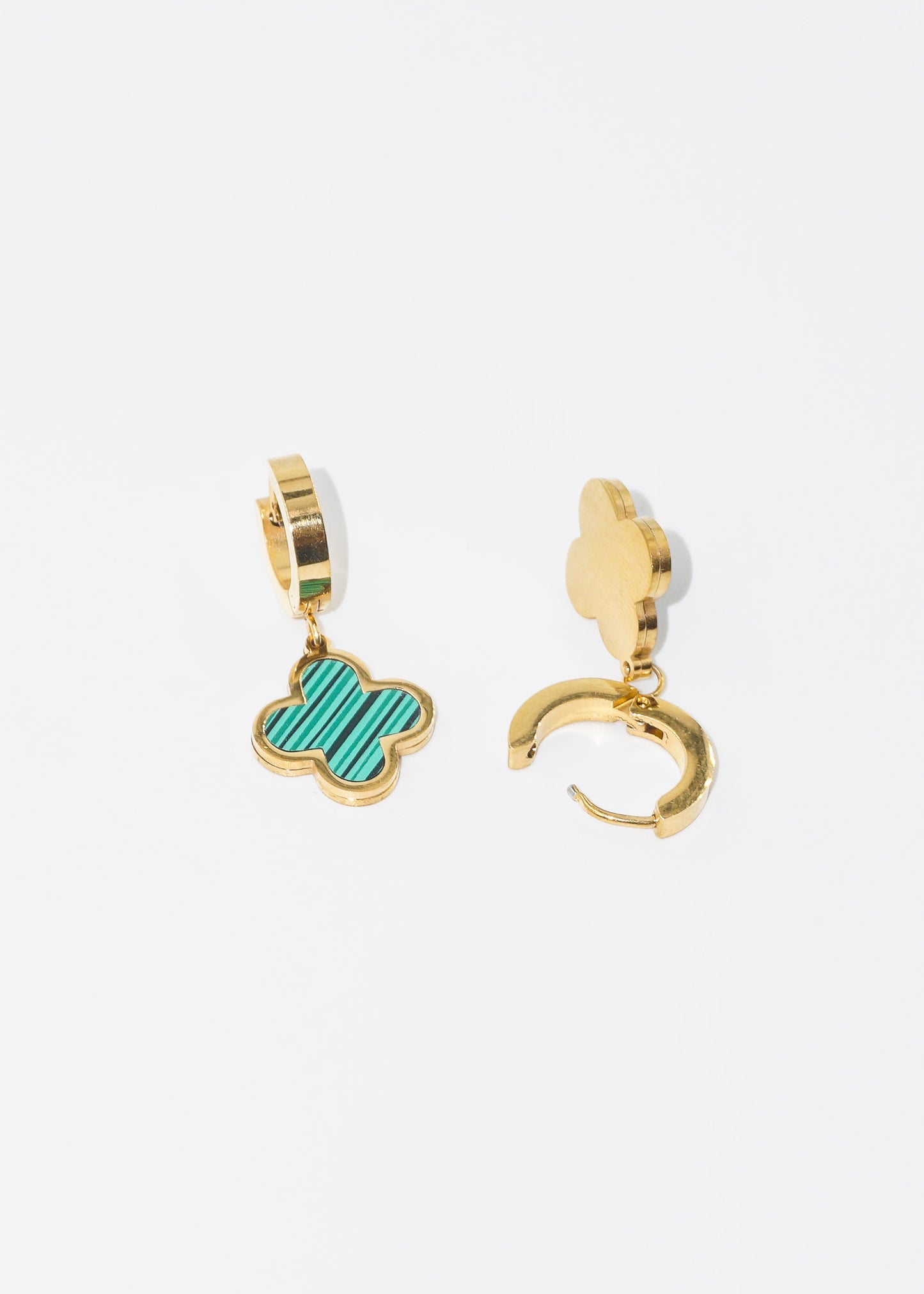 Caravanas aros con dije trébol acero quirúrgico