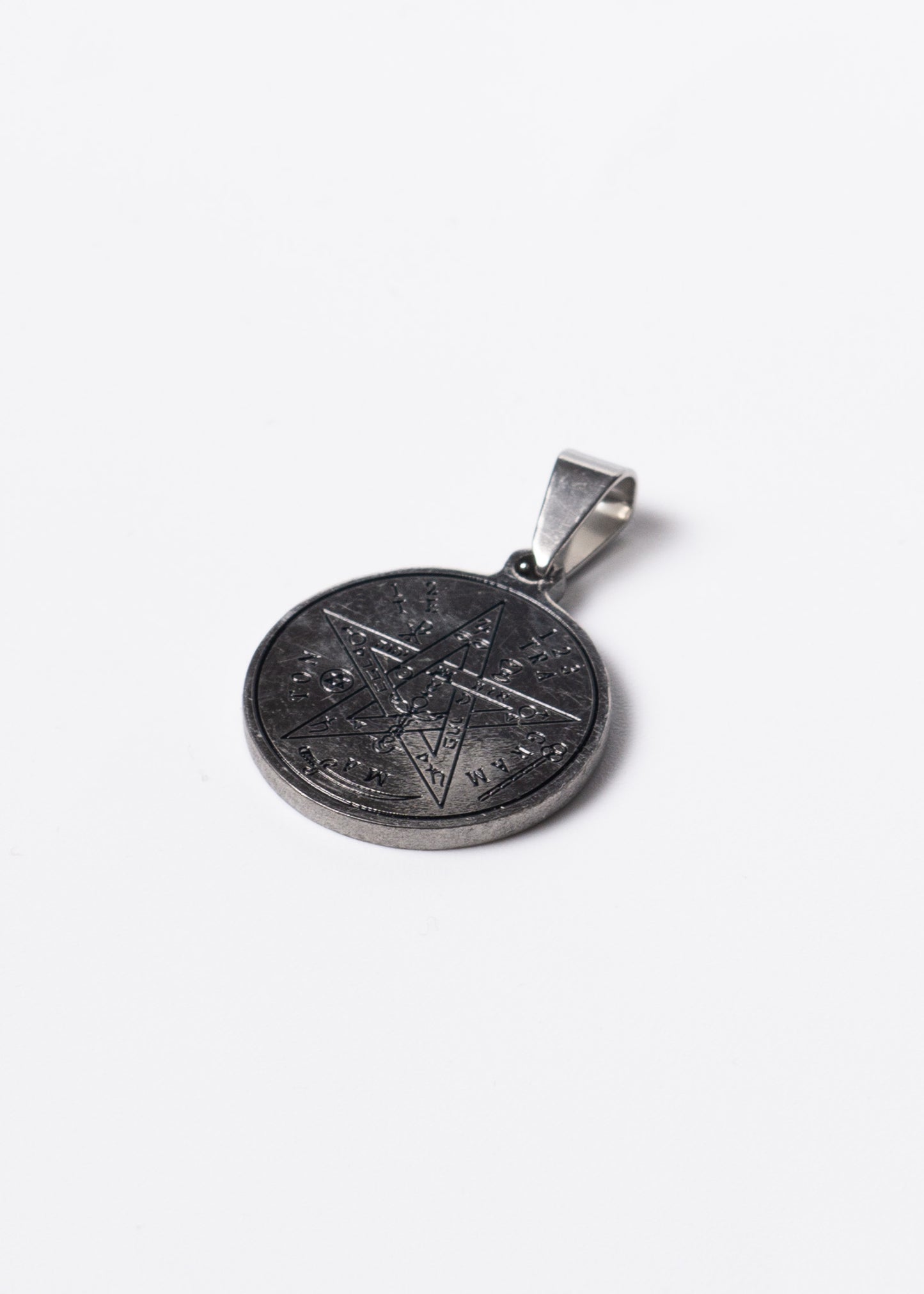 Dije 2cm medalla tetragramatón acero quirúrgico