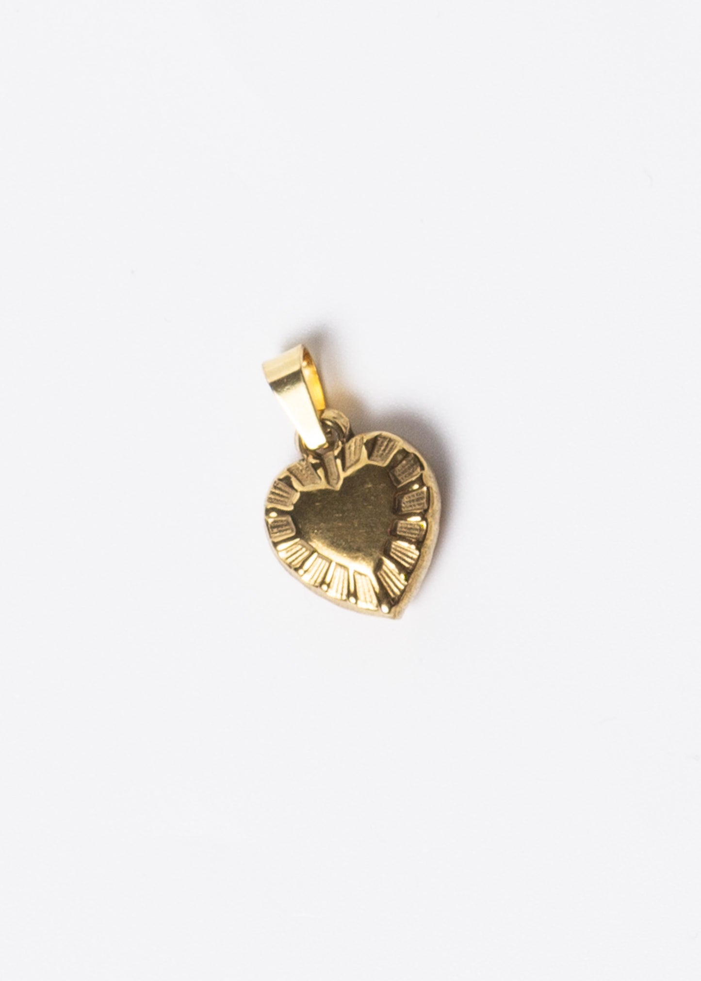 Dije corazón facetado acero quirúrgico dorado