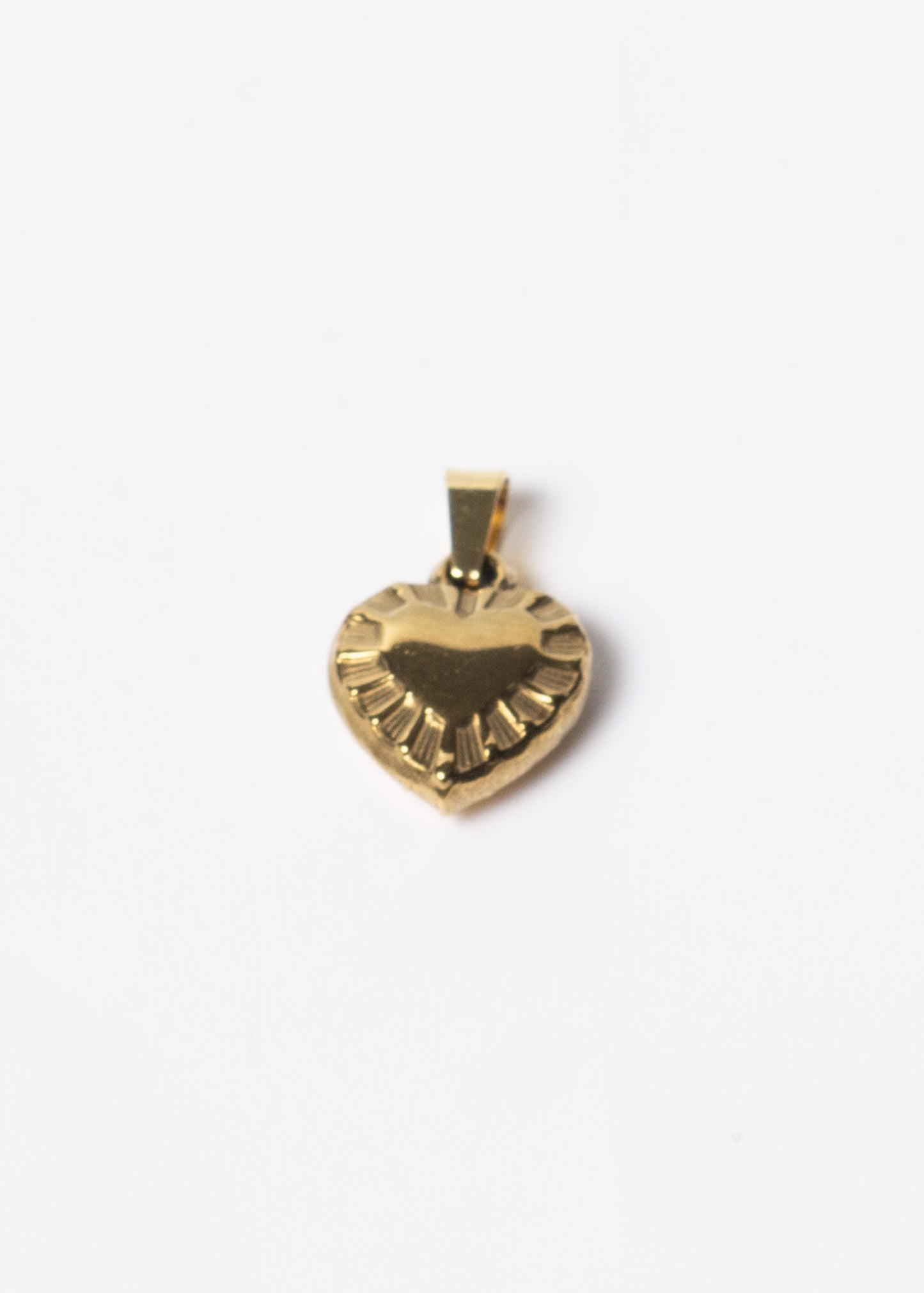 Dije corazón facetado acero quirúrgico dorado