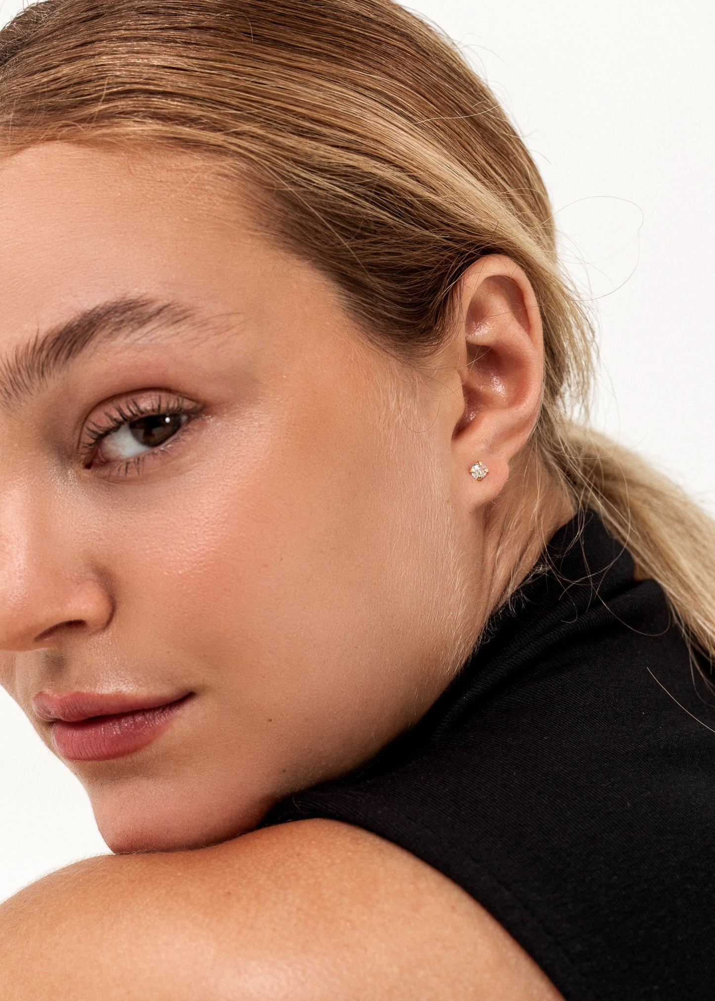 Caravanas punto luz baño en oro 18k & zirconia