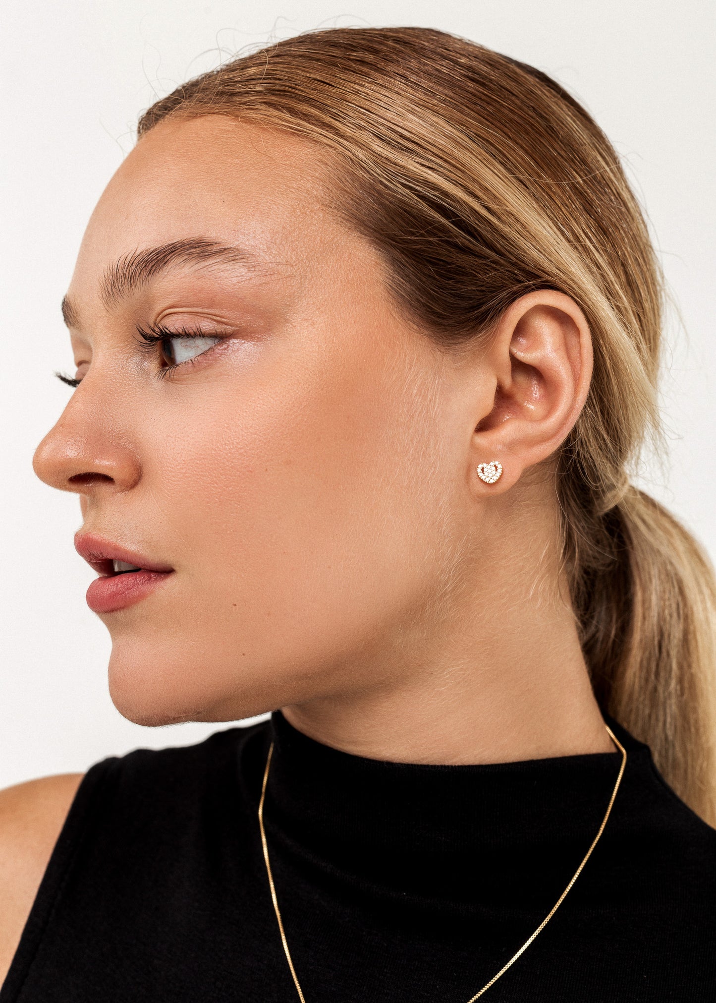 Caravanas corazón con zirconias baño en oro 18k