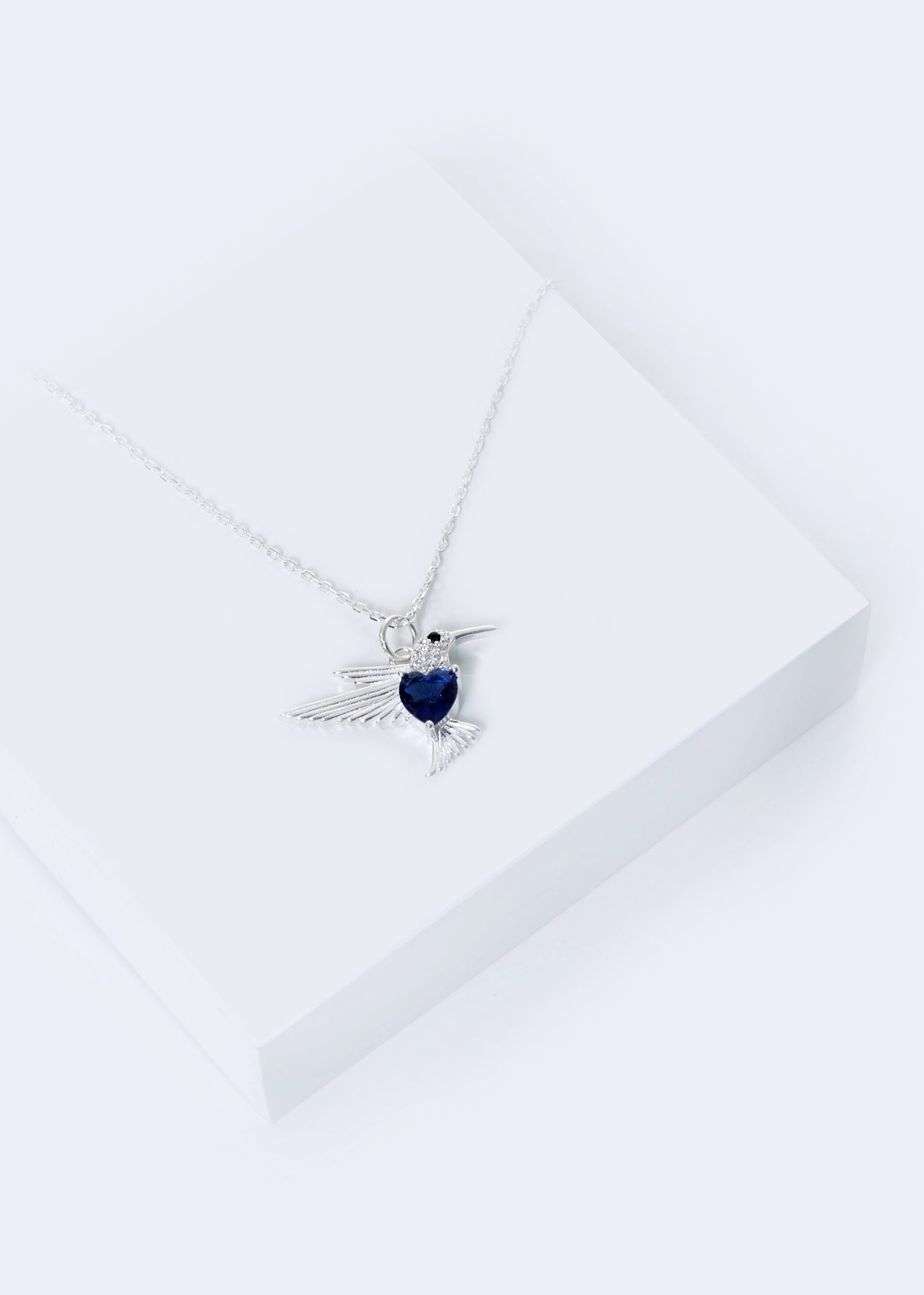 Cadena collar con dije colibrí y corazón zirconia plata 925