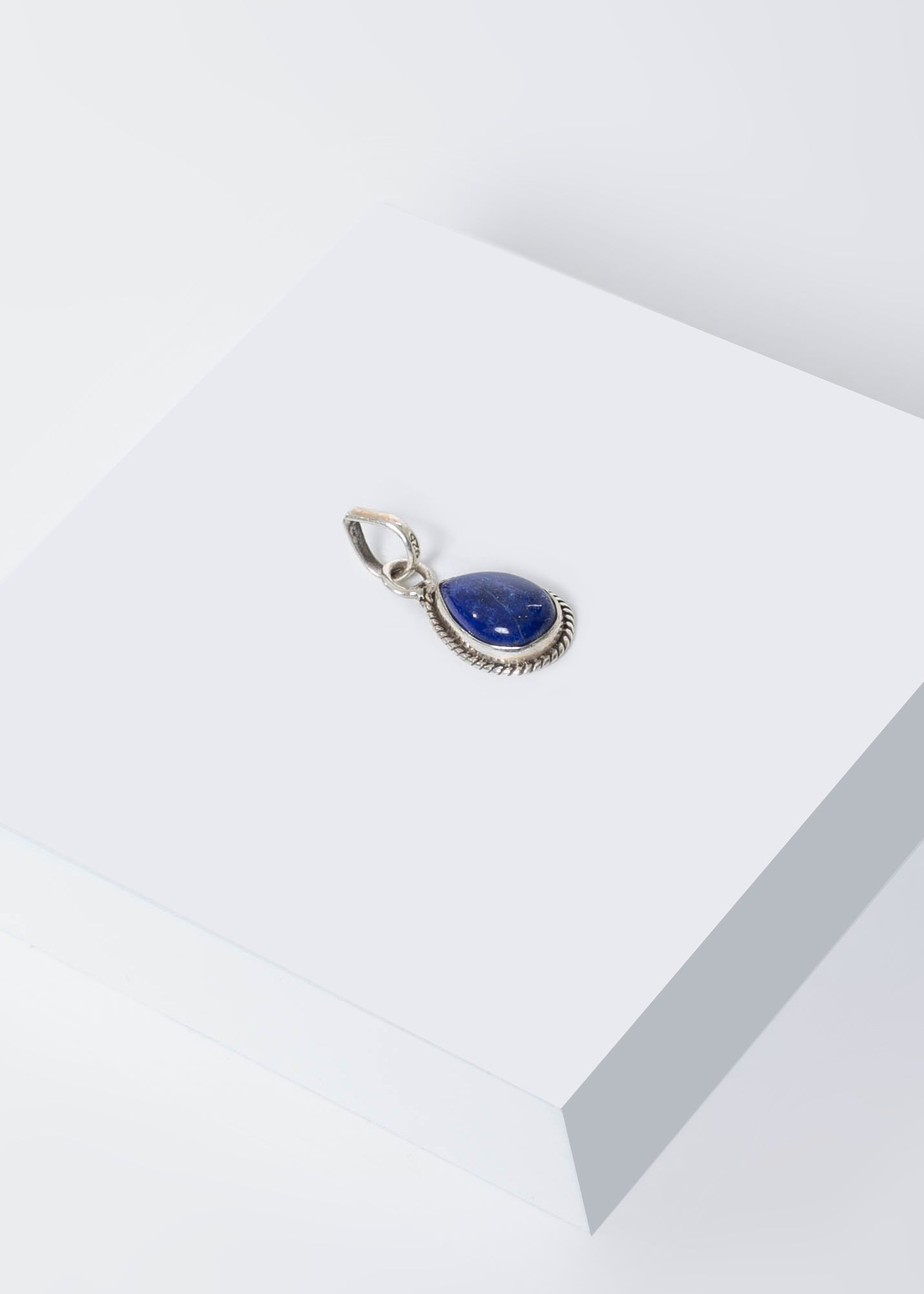 Dije lapislázuli gota grande plata 925