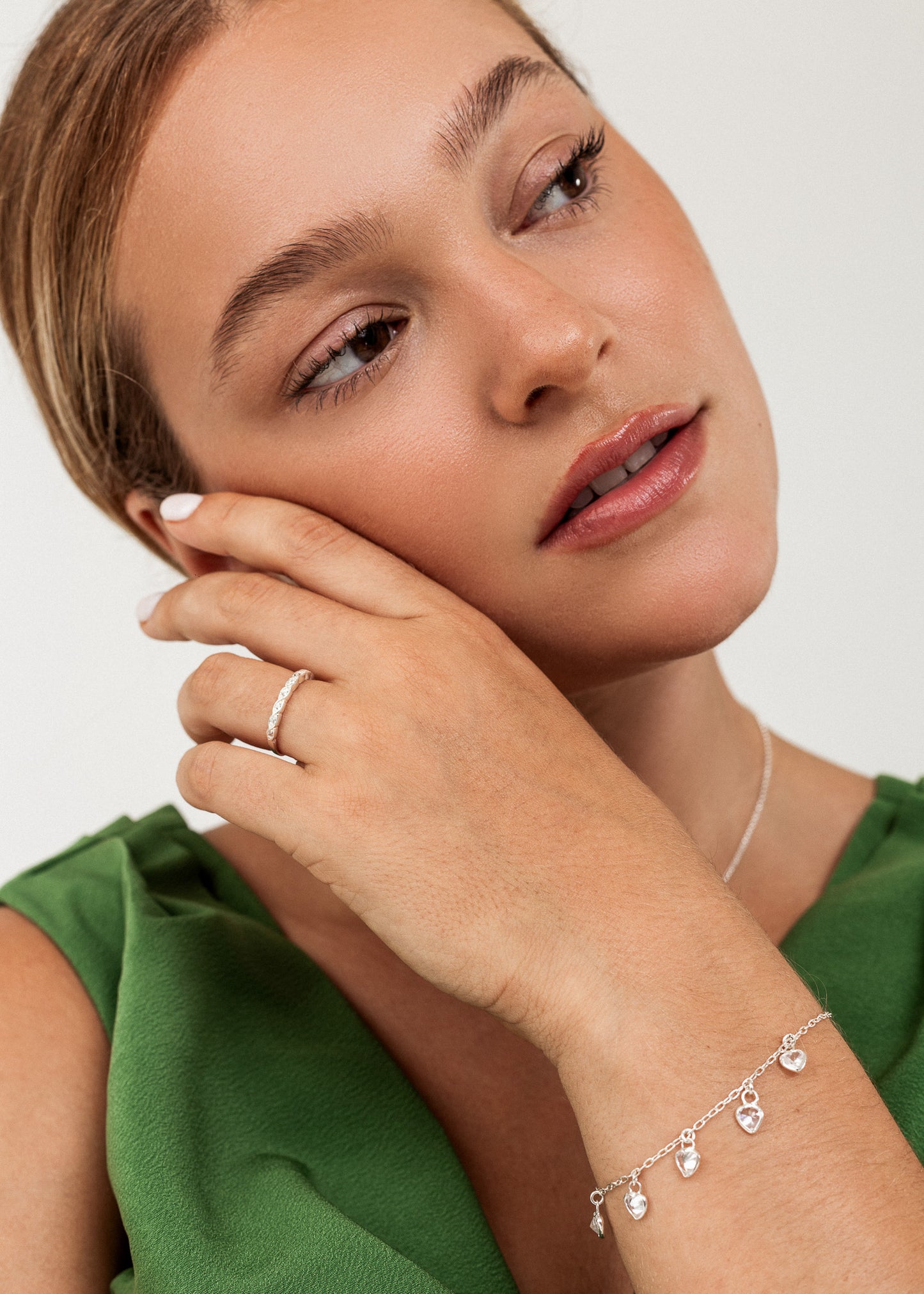 Pulsera forcet con dijes corazones zirconias plata 925