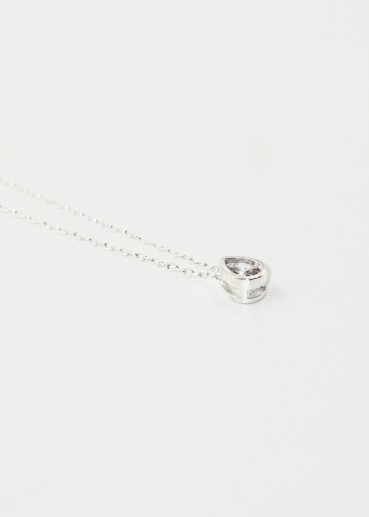 Collar cadena con dije gota zirconia pasante plata 925