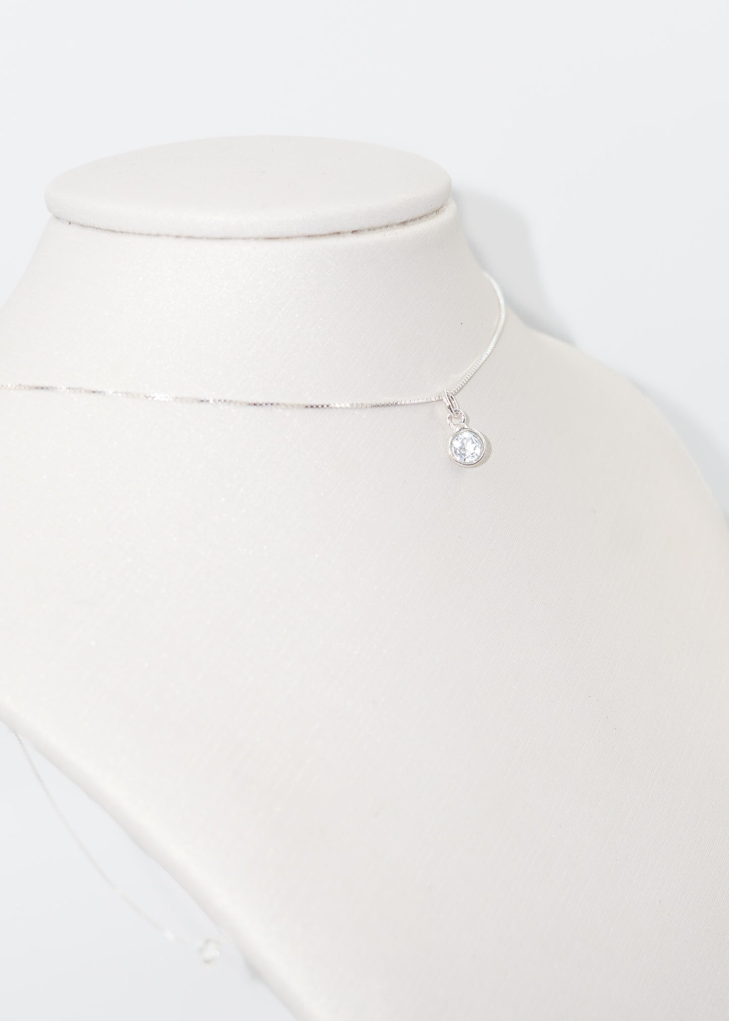 Cadena collar con dije punto luz topacio azul plata 925