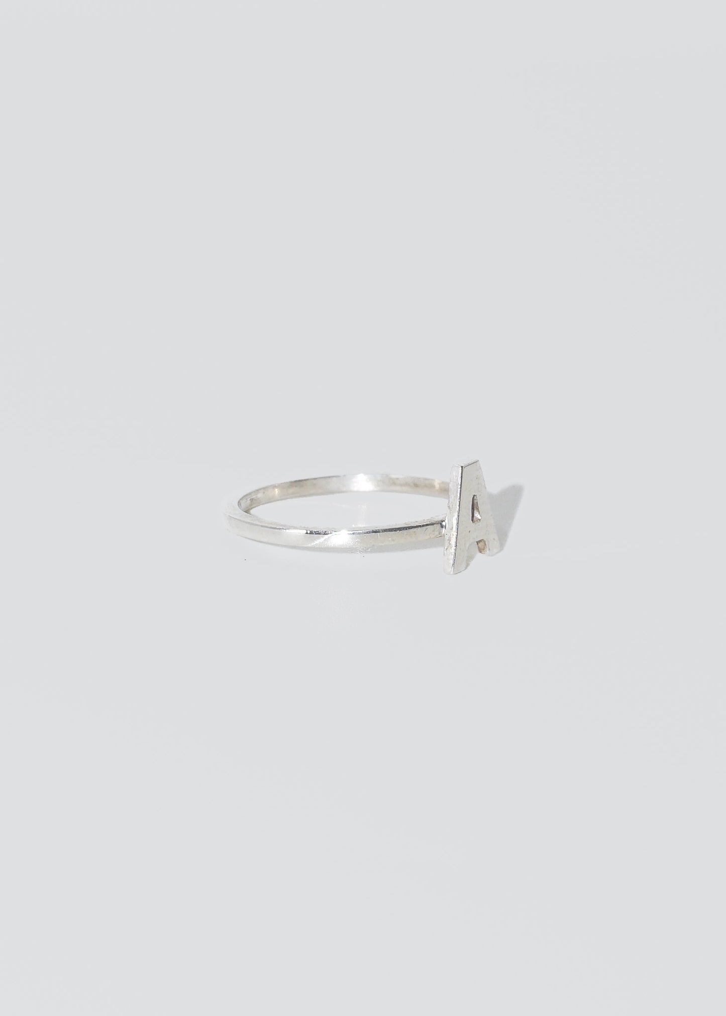 Anillo con inicial personalizado plata 925