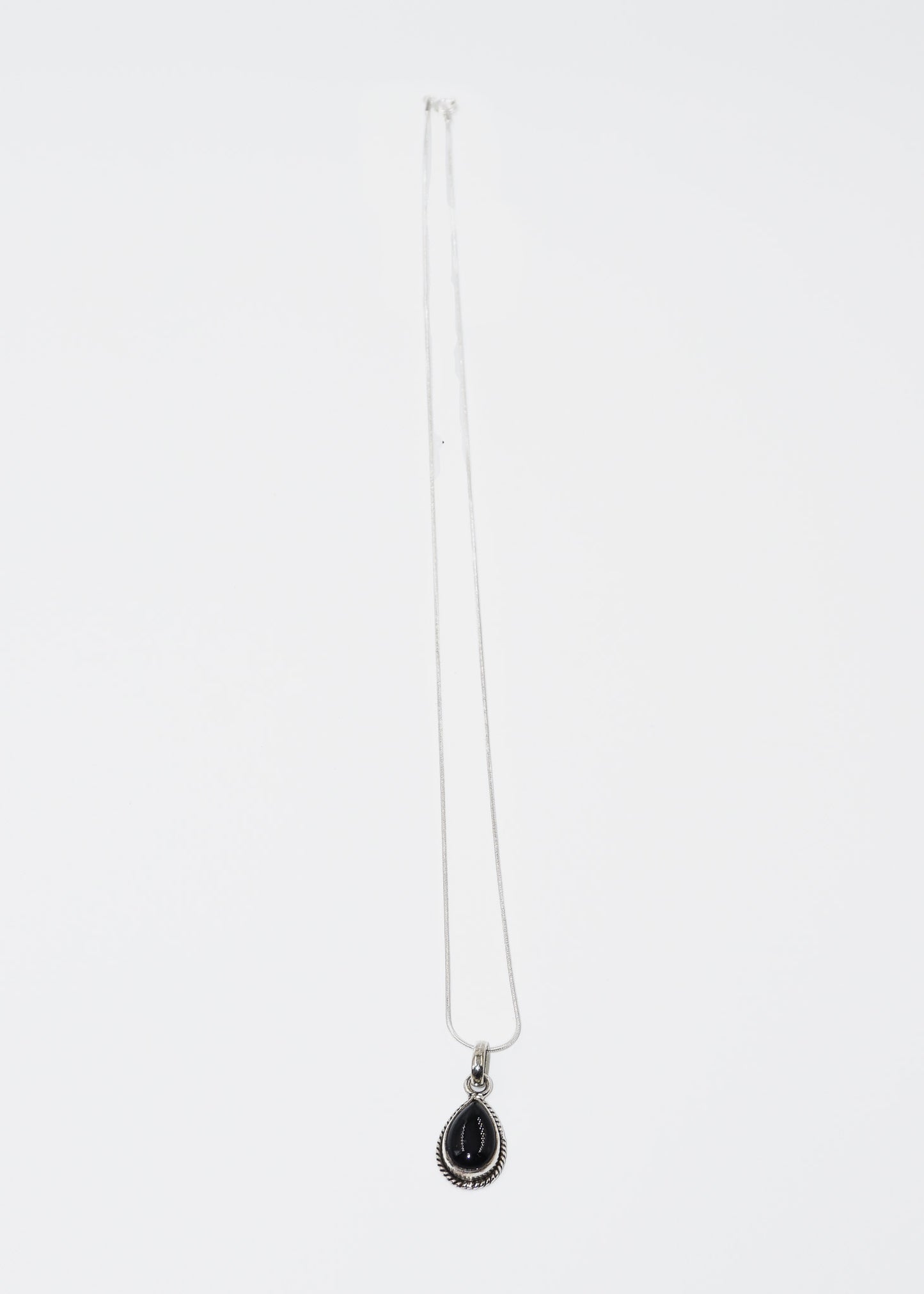 Cadena collar con dije gota piedra ónix plata 925
