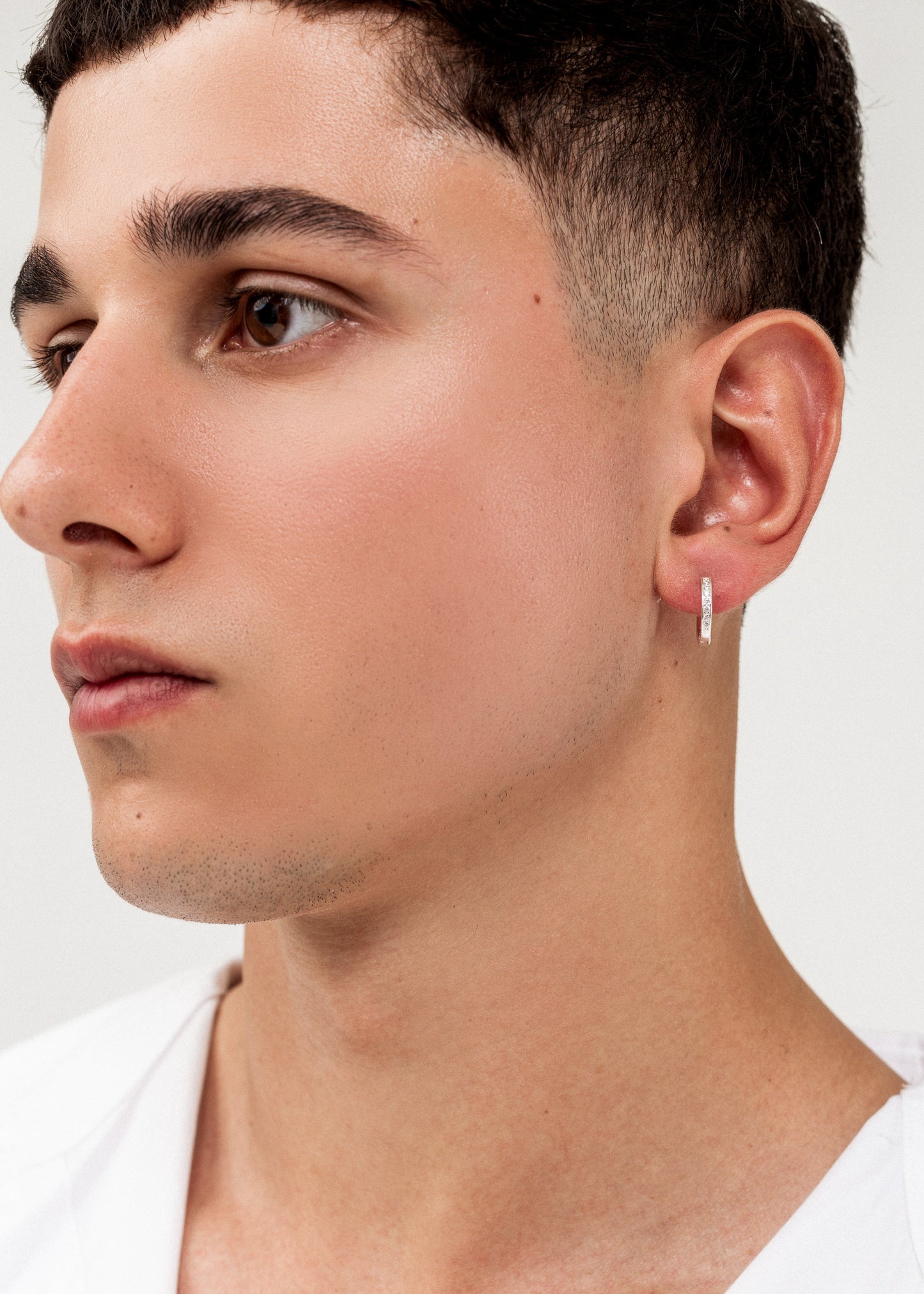 Caravanas aros huggies clásicos 14mm con zirconias plata 925