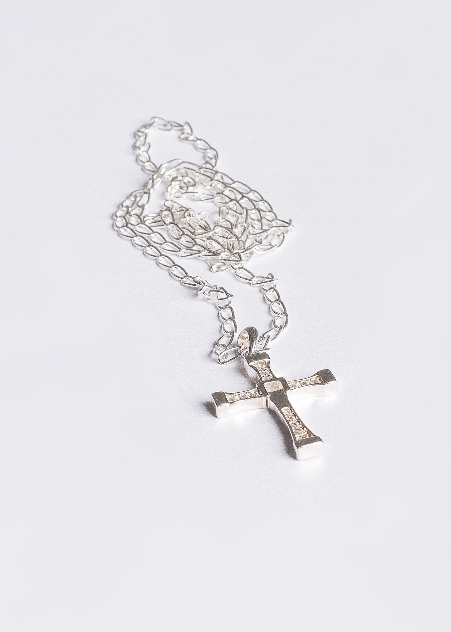 Cadena bilbaína con dije cruz zirconias grande plata 925