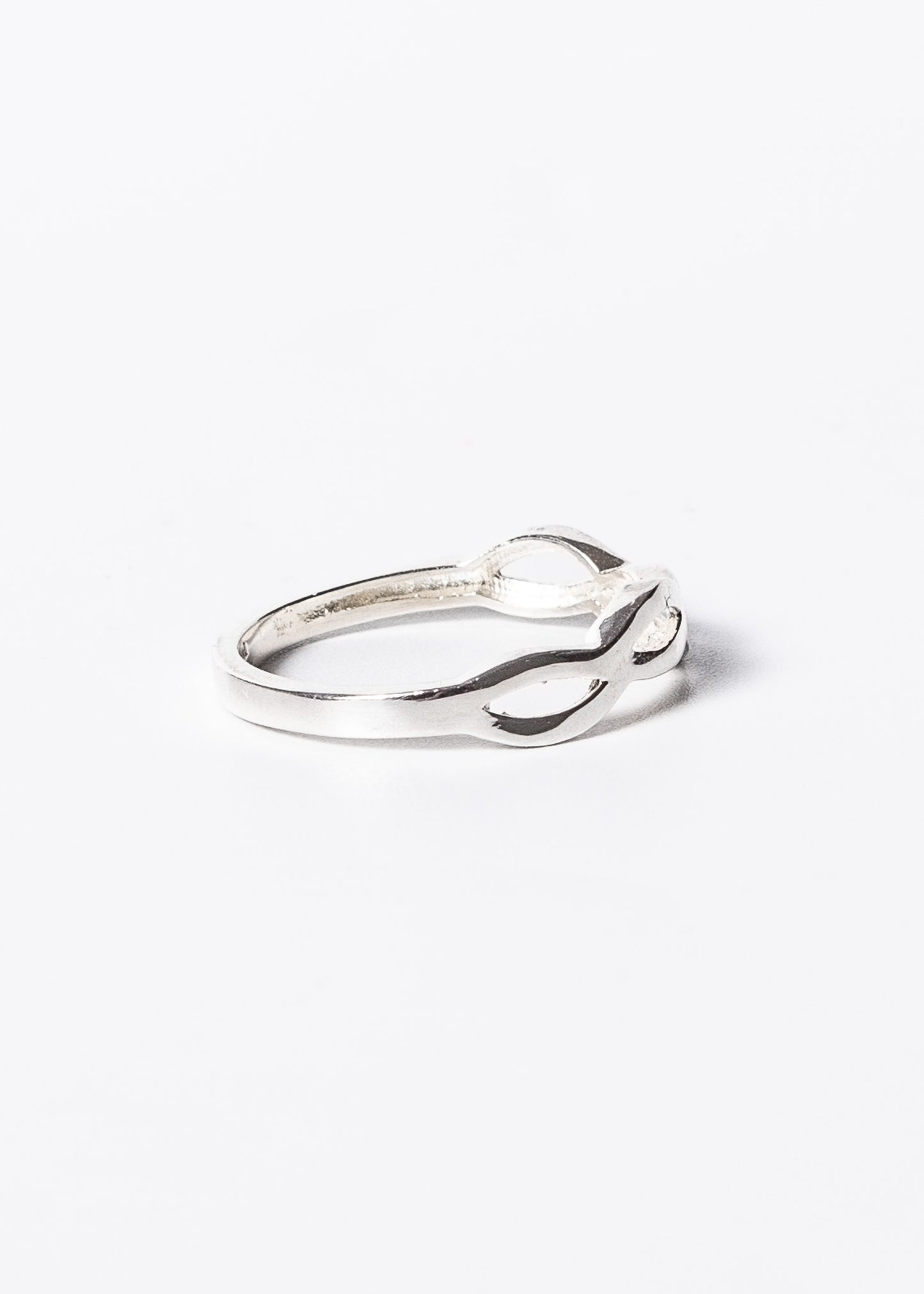 Anillo infinito ancho liso plata 925