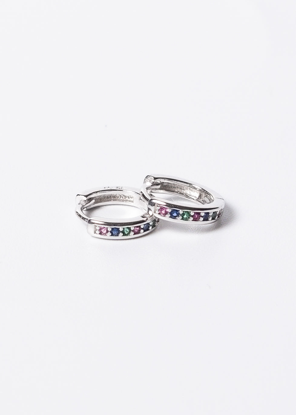 Caravanas aros huggies zirconias multicolor plata 925