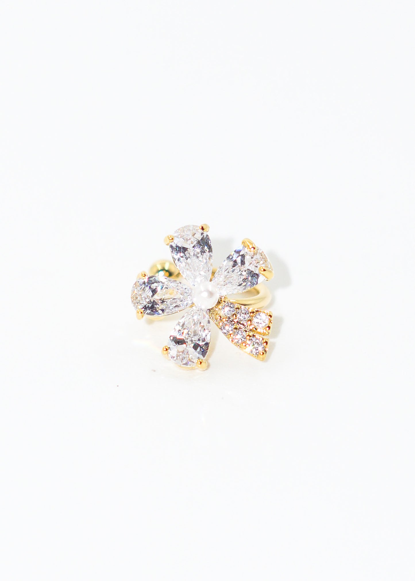 Ear cuff flor con perla