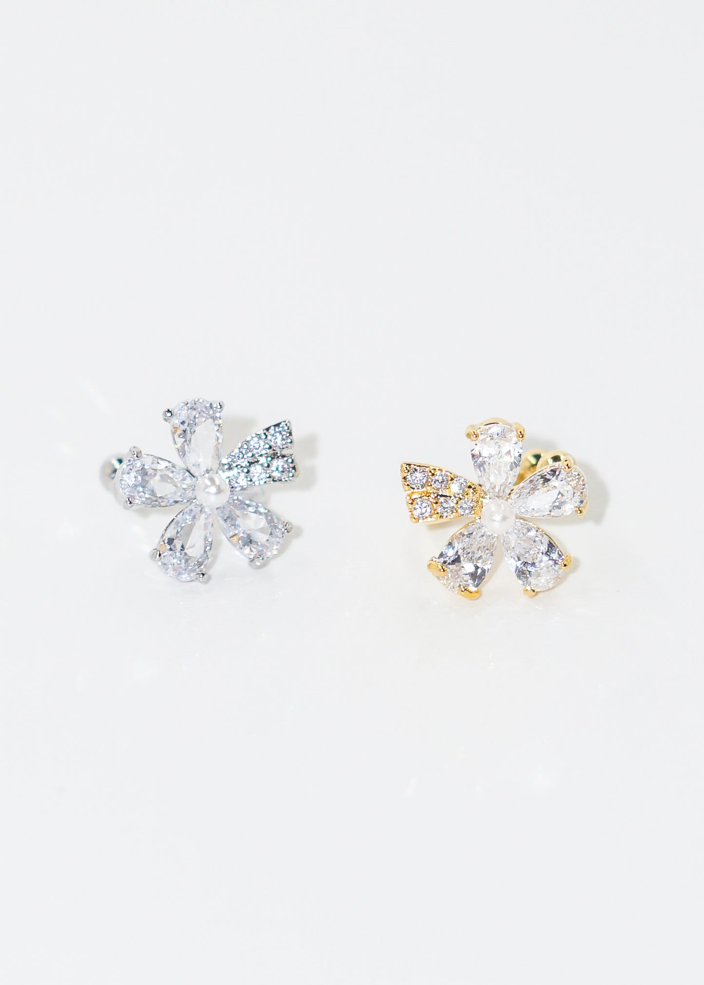 Ear cuff flor con perla