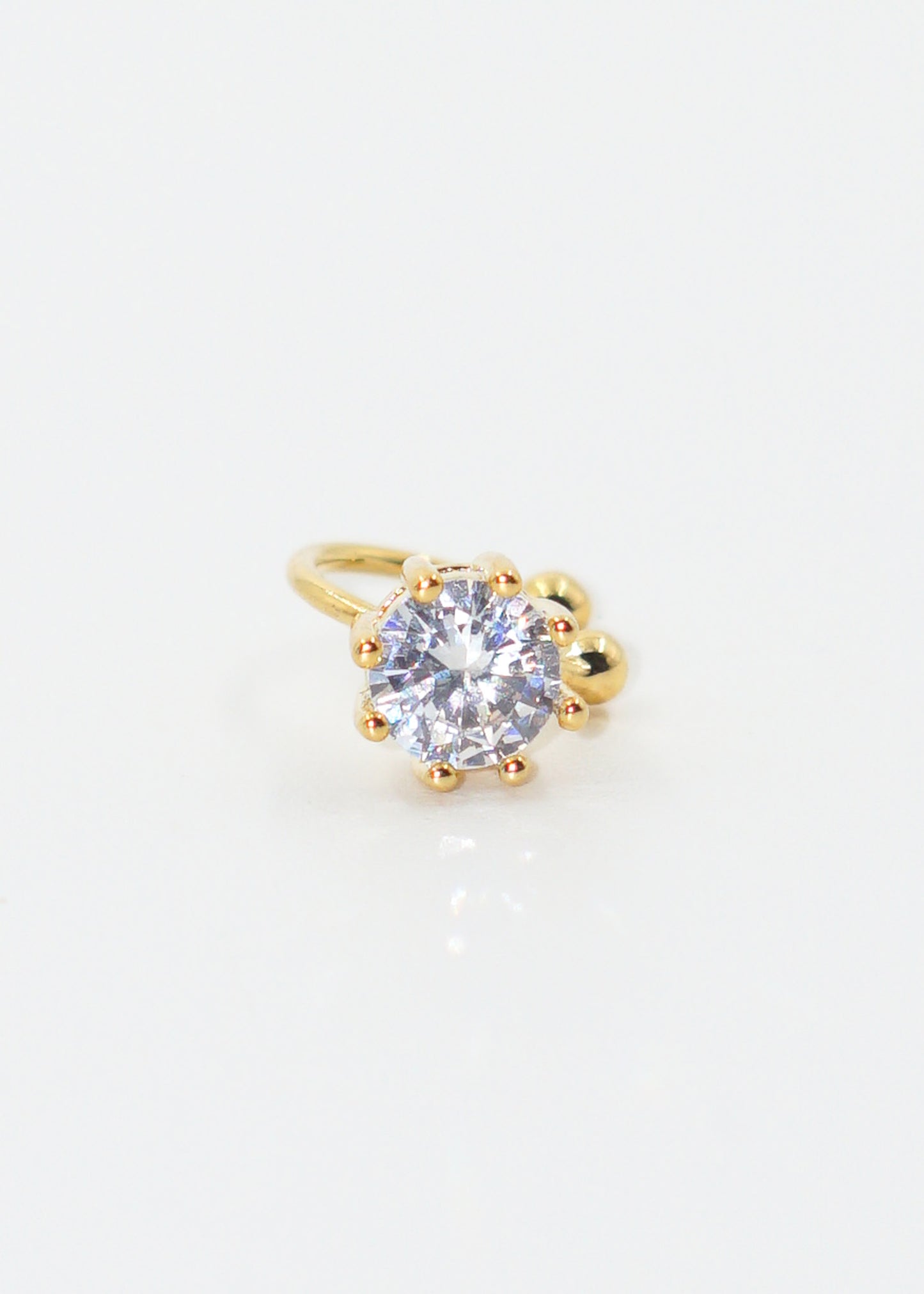 Ear cuff punto luz dorado