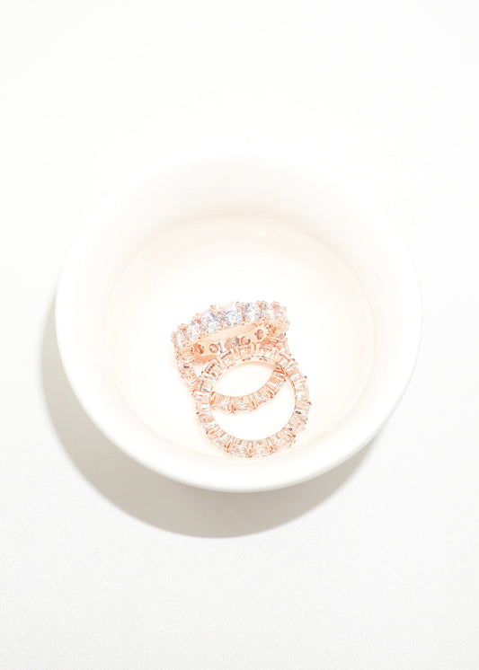 Anillo sin fin con zirconias blancas