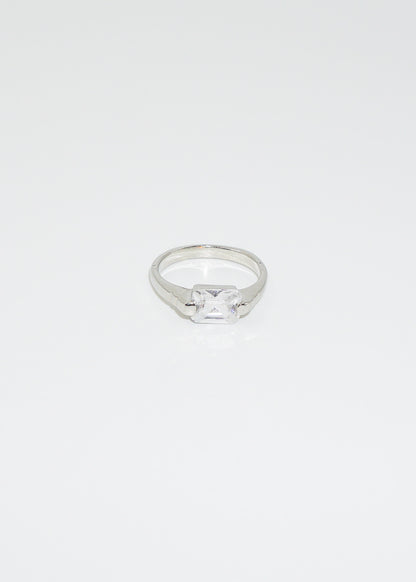 Anillo básico zirconia rectángular