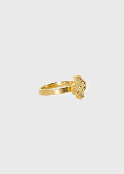 Anillo trébol labrado acero quirúrgico