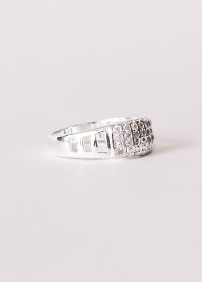 Anillo frente de zirconias enchapado en plata