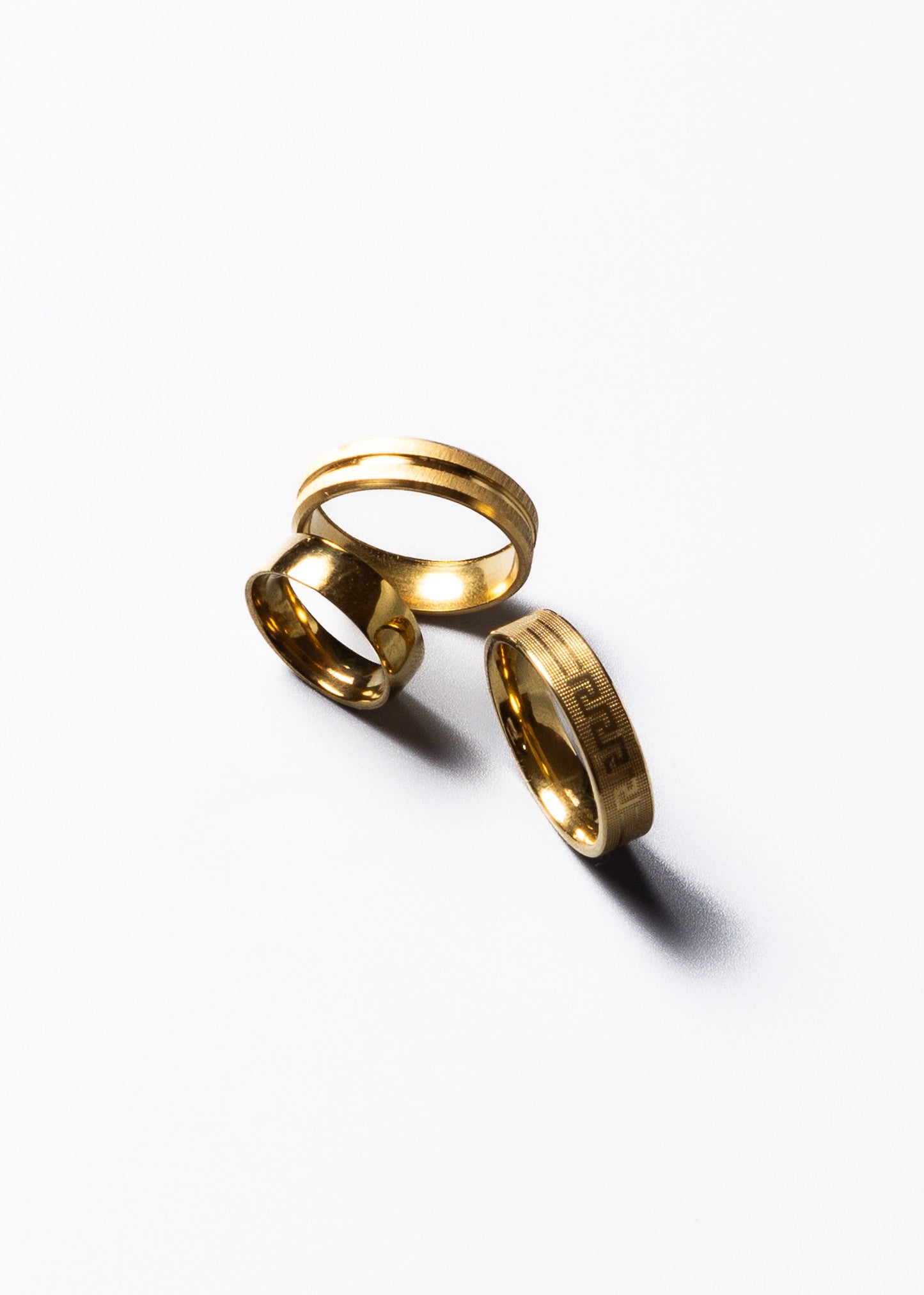 Anillo Imperium guarda griega acero quirúrgico dorado