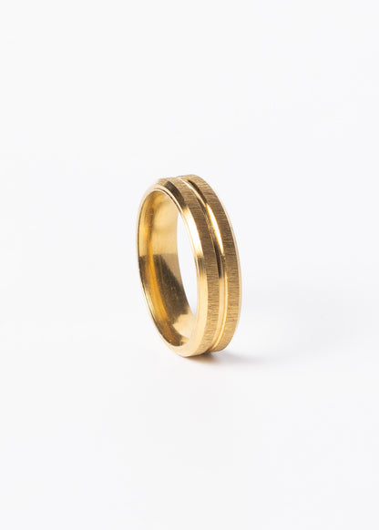 Anillo semi-fino esmerilado acero quirúrgico dorado