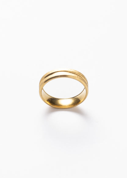 Anillo semi-fino esmerilado acero quirúrgico dorado