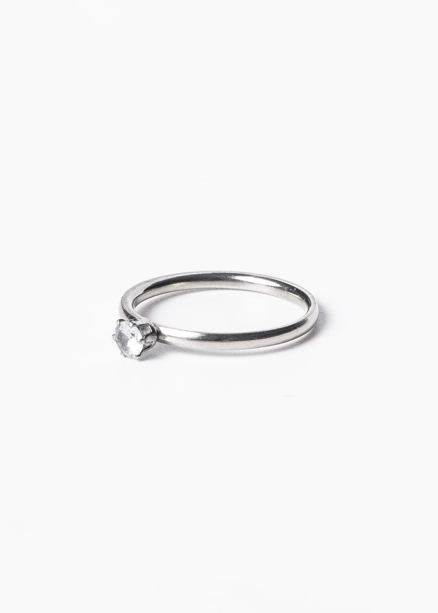 Anillo cintillo piedra 4mm acero quirúrgico plateado