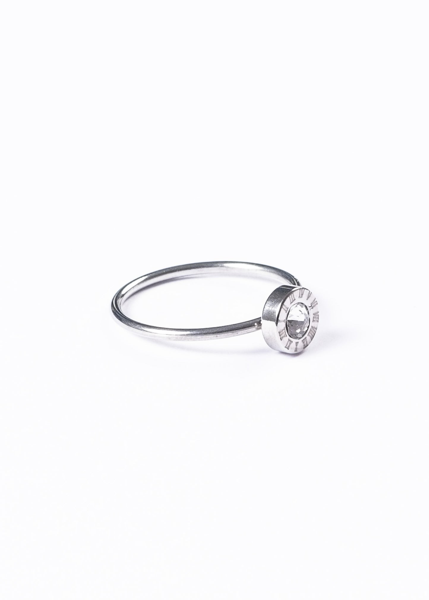 Anillo números romanos y punto luz - Acero quirúrgico plateado