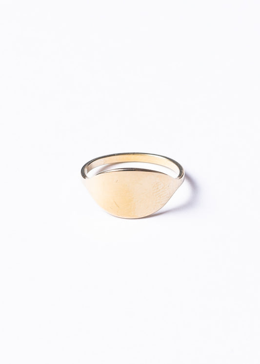 Anillo oval liso acero quirúrgico dorado + Grabado