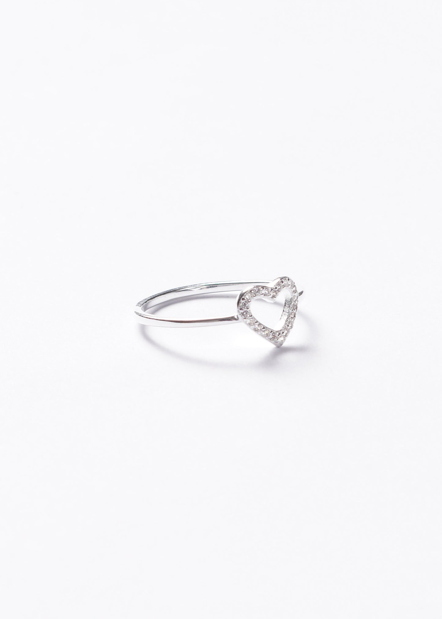 Anillo corazón calado zirconias plata 925