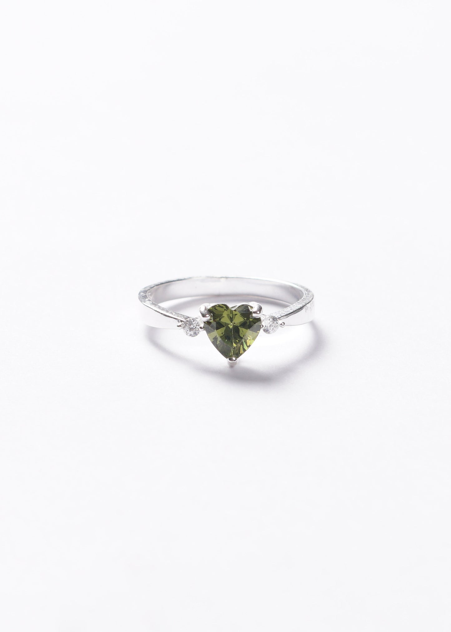 Anillo corazón oliva plata 925