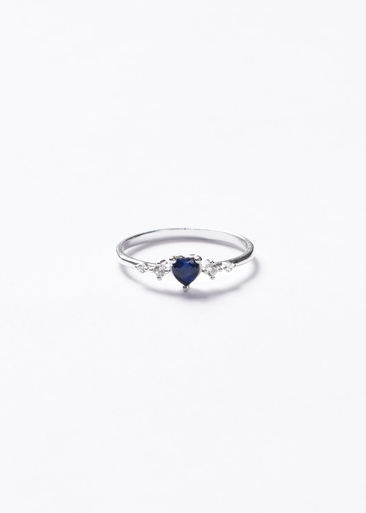Anillo corazón zirconia azul con laterales plata 925