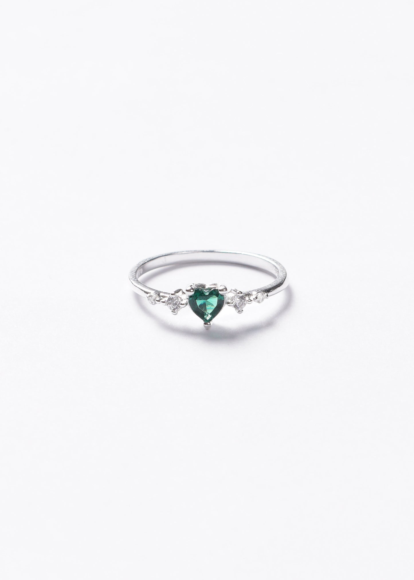 Anillo corazón zirconia verde con laterales plata 925