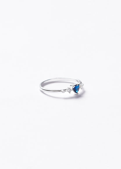 Anillo corazón zirconia azul con laterales plata 925