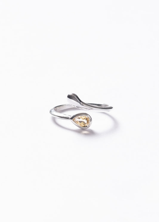 Anillo entrelazado con gota de citrino plata 925