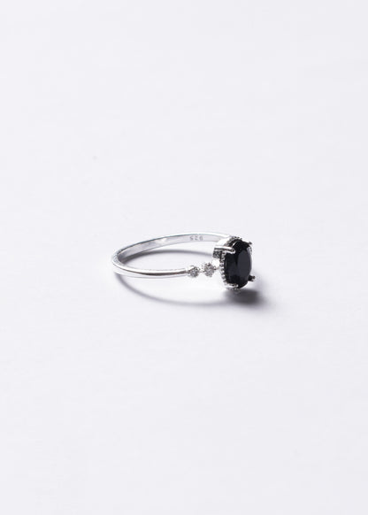 Anillo zirconia negra oval con laterales plata 925