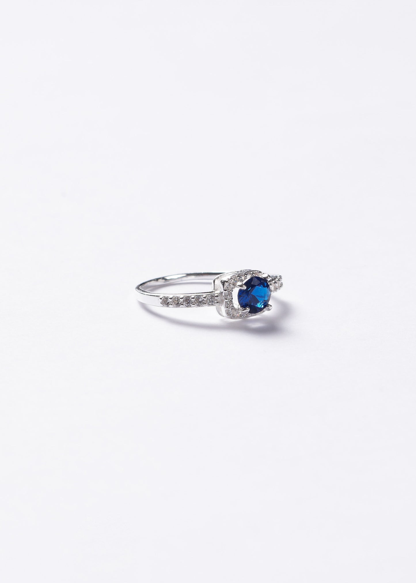 Anillo zirconia azul enmarque cuadrado plata 925